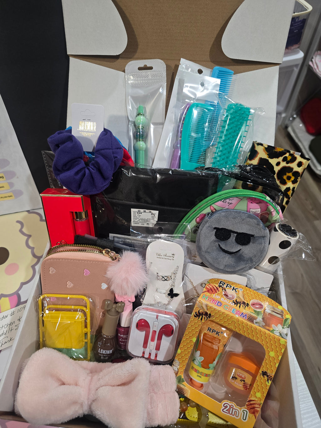 💅 Adult Scoop- Self-Care & Cute Finds